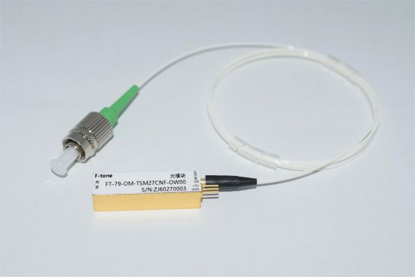 3GHz DWDM集成模拟光发？？？？